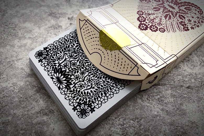 Suzy Taylor Details about   Papercuts Playing Cards USPC 